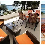 Apartment Gem Of The Sea Luxury With Brand New Heating Infinity Pool *