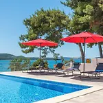 Gem Of The Sea Luxury With Brand New Heating Infinity Pool Apartment Trogir