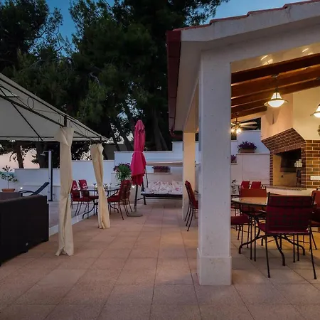 شقة Gem Of The Sea Luxury With Brand New Heating Infinity Pool تروغير