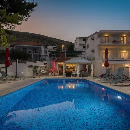 شقة Gem Of The Sea Luxury With Brand New Heating Infinity Pool *