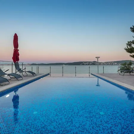 Gem Of The Sea Luxury With Brand New Heating Infinity Pool * تروغير