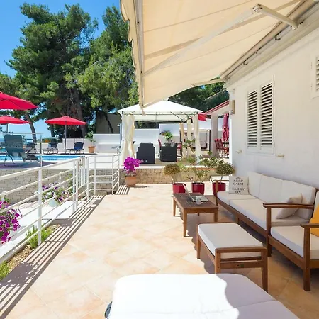 Gem Of The Sea Luxury With Brand New Heating Infinity Pool Apartment *