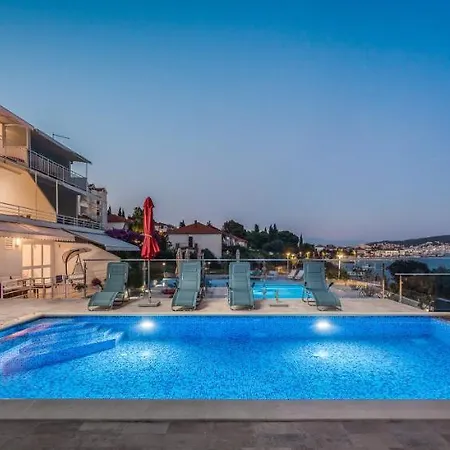 Gem Of The Sea Luxury With Brand New Heating Infinity Pool